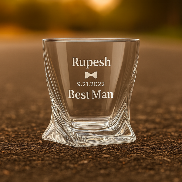 Personalized groomsmen whiskey glass with engraved name, date, and role – custom 310ml crystal bourbon tumbler, ideal best man gift, wedding party favor, and groomsman proposal keepsake.