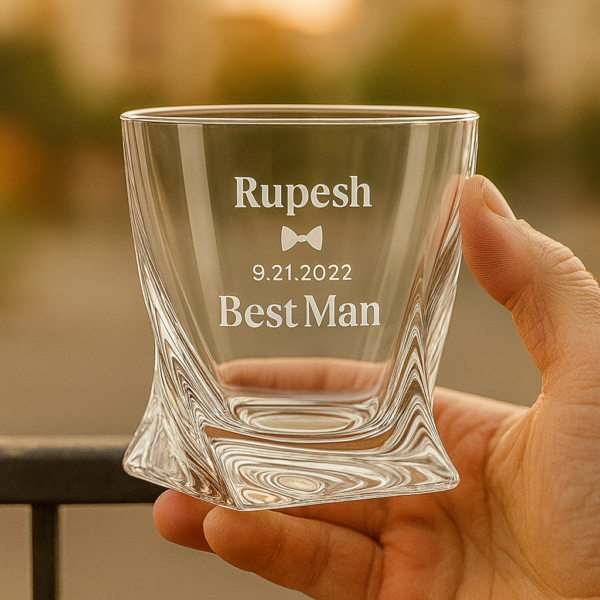 Personalized groomsmen whiskey glass with engraved name, date, and role – custom 310ml crystal bourbon tumbler, ideal best man gift, wedding party favor, and groomsman proposal keepsake.