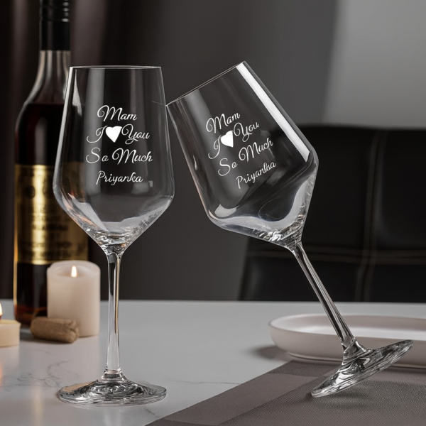 Crystal clear personalized wine glass engraved with “Mom I love you so much” and name, Mother’s Day gift