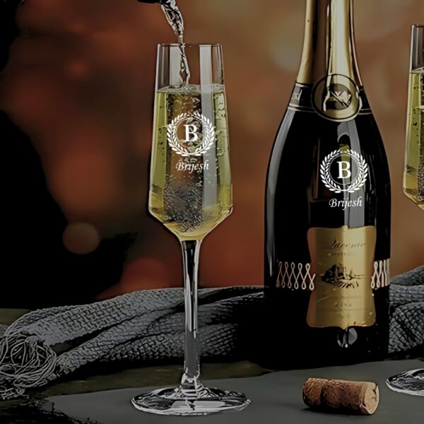 Engraved Champagne Glass with Custom Initial & Name – 250ml Crystal Flute – Laurel Design – Personalized Gift for Her, Bride, Bridesmaid, Birthday, Anniversary