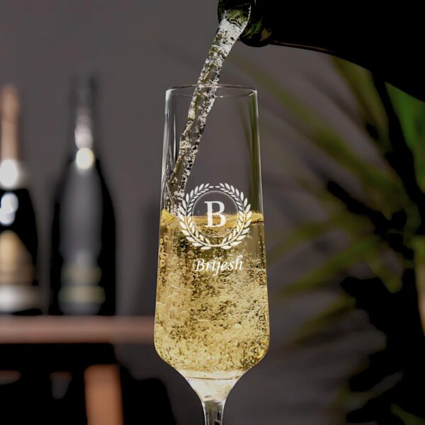 Engraved Champagne Glass with Custom Initial & Name – 250ml Crystal Flute – Laurel Design – Personalized Gift for Her, Bride, Bridesmaid, Birthday, Anniversary