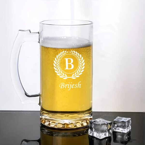 Personalized Beer Glass with Custom Initial & Name – 500ml Crystal Glass with Laurel Wreath Design – Custom Engraved Beer Mug for Men, Dad, Him – Gift for Birthday, Father’s Day, Christmas