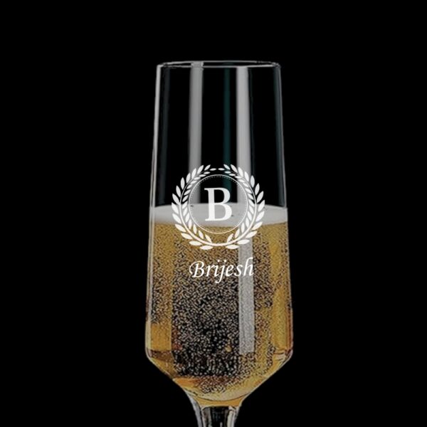 Engraved Champagne Glass with Custom Initial & Name – 250ml Crystal Flute – Laurel Design – Personalized Gift for Her, Bride, Bridesmaid, Birthday, Anniversary